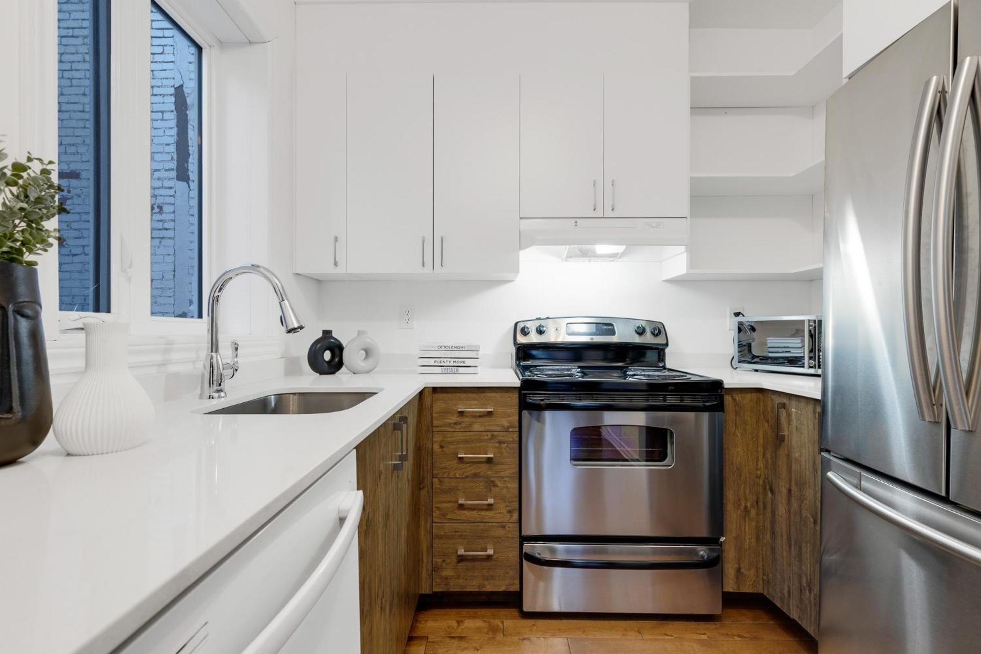 Liv Mtl Mtl Apartahotel 3*